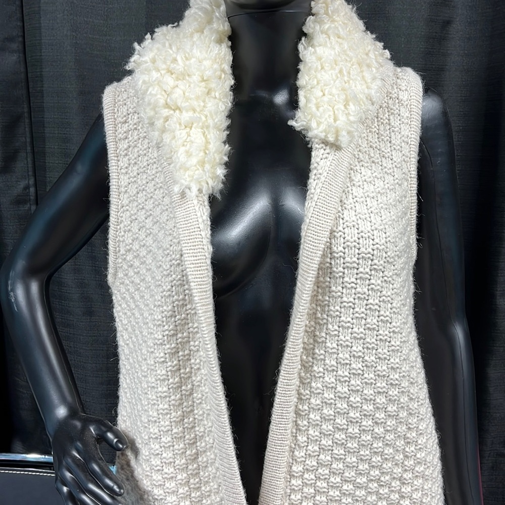 Gap sweater vest